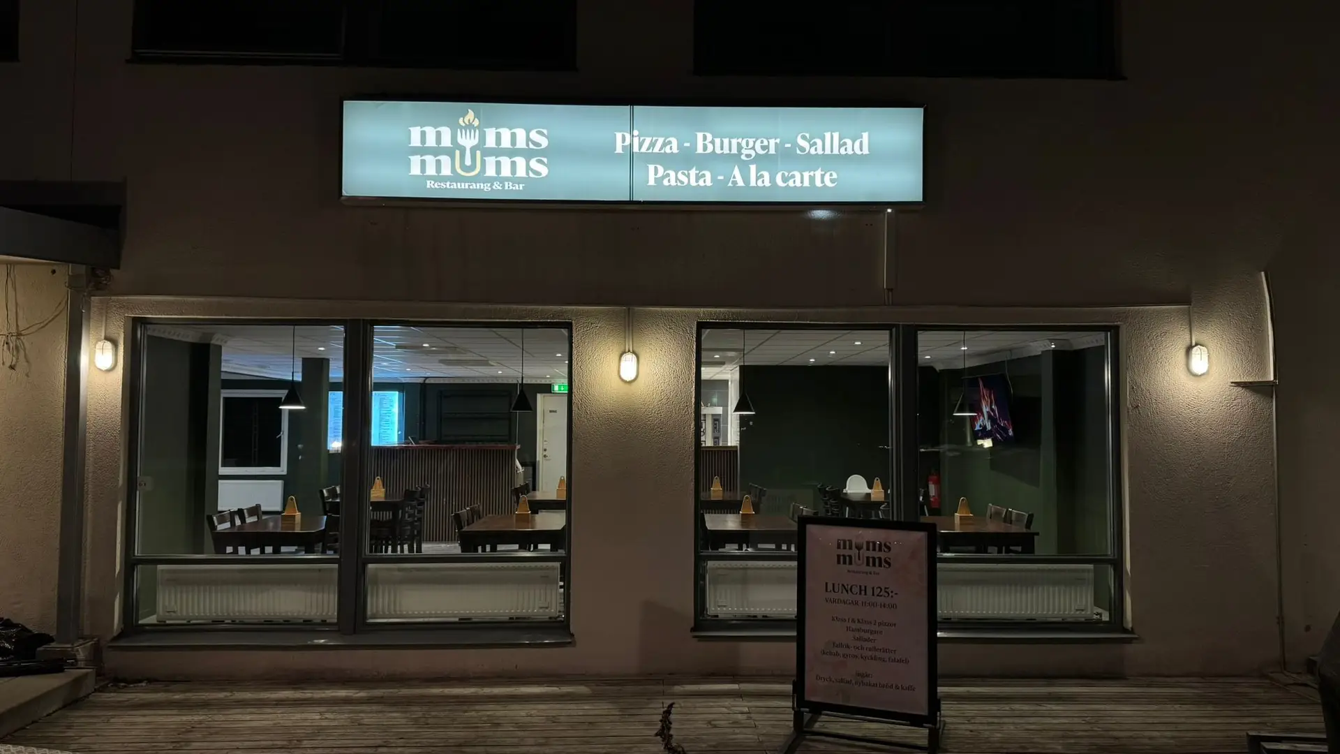 Mums Mums Restaurang entré på Luthagsesplanaden 81A
